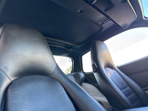 Used 1987 Porsche 944 Coupe image 18