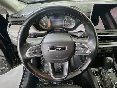 Used 2022 Jeep Compass Limited w/ Sun and Sound Group AWD/4WD image 11