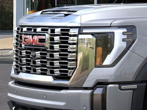 New 2026 GMC Sierra 3500 Denali w/ Technology Package AWD/4WD image 13