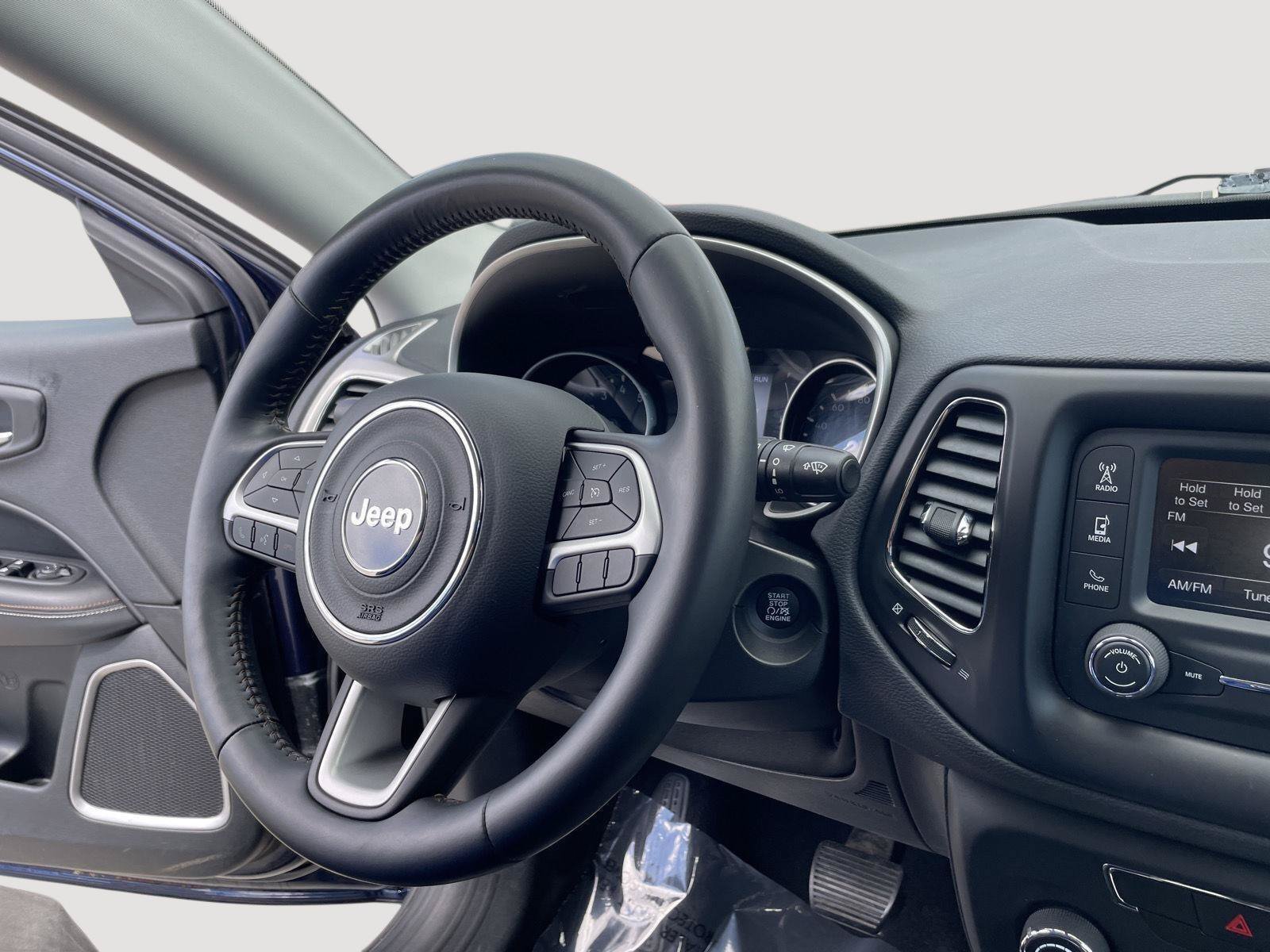 Used 2018 Jeep Compass Latitude w/ Safe & Security Group AWD/4WD image 26