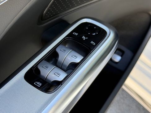 Used 2025 Mercedes-Benz E 350 Sedan image 25