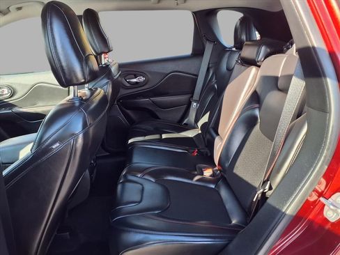 Used 2020 Jeep Cherokee Trailhawk w/ Cold Weather Group image 24