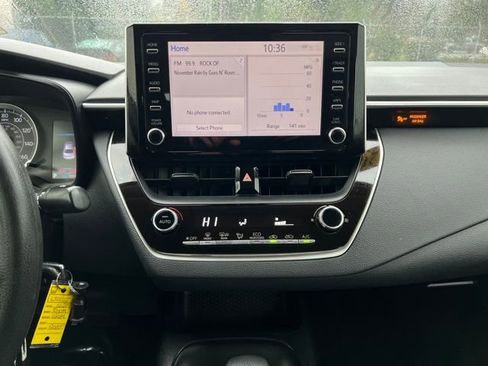 Used 2020 Toyota Corolla LE image 23