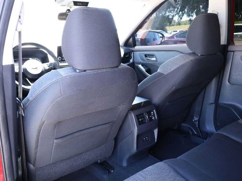 Used 2021 Nissan Rogue SV FWD image 12