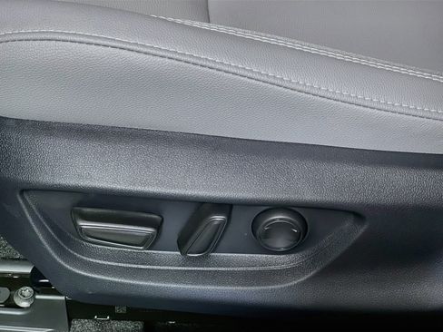 Used 2026 Toyota Camry SE FWD image 15
