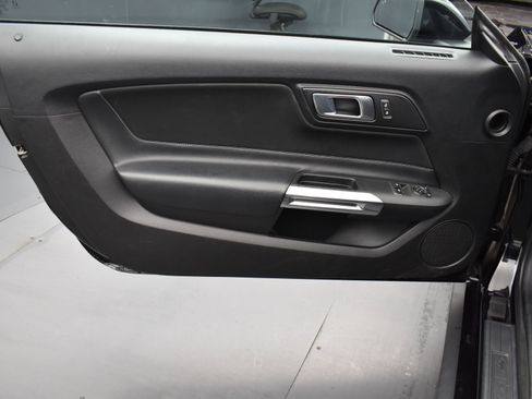 Used 2022 Ford Mustang Coupe image 7