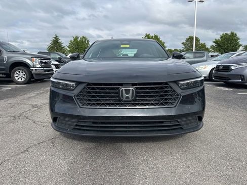 Used 2023 Honda Accord Sport image 2