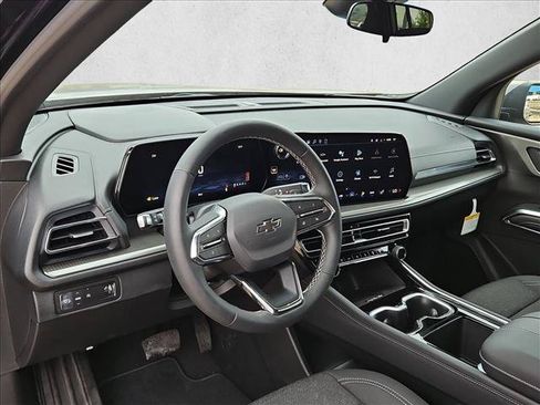 New 2026 Chevrolet Traverse LT w/ Midnight/Sport Edition FWD image 3