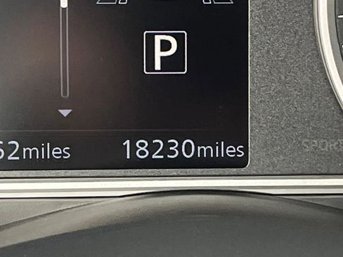 Used 2025 Nissan Versa SV image 40