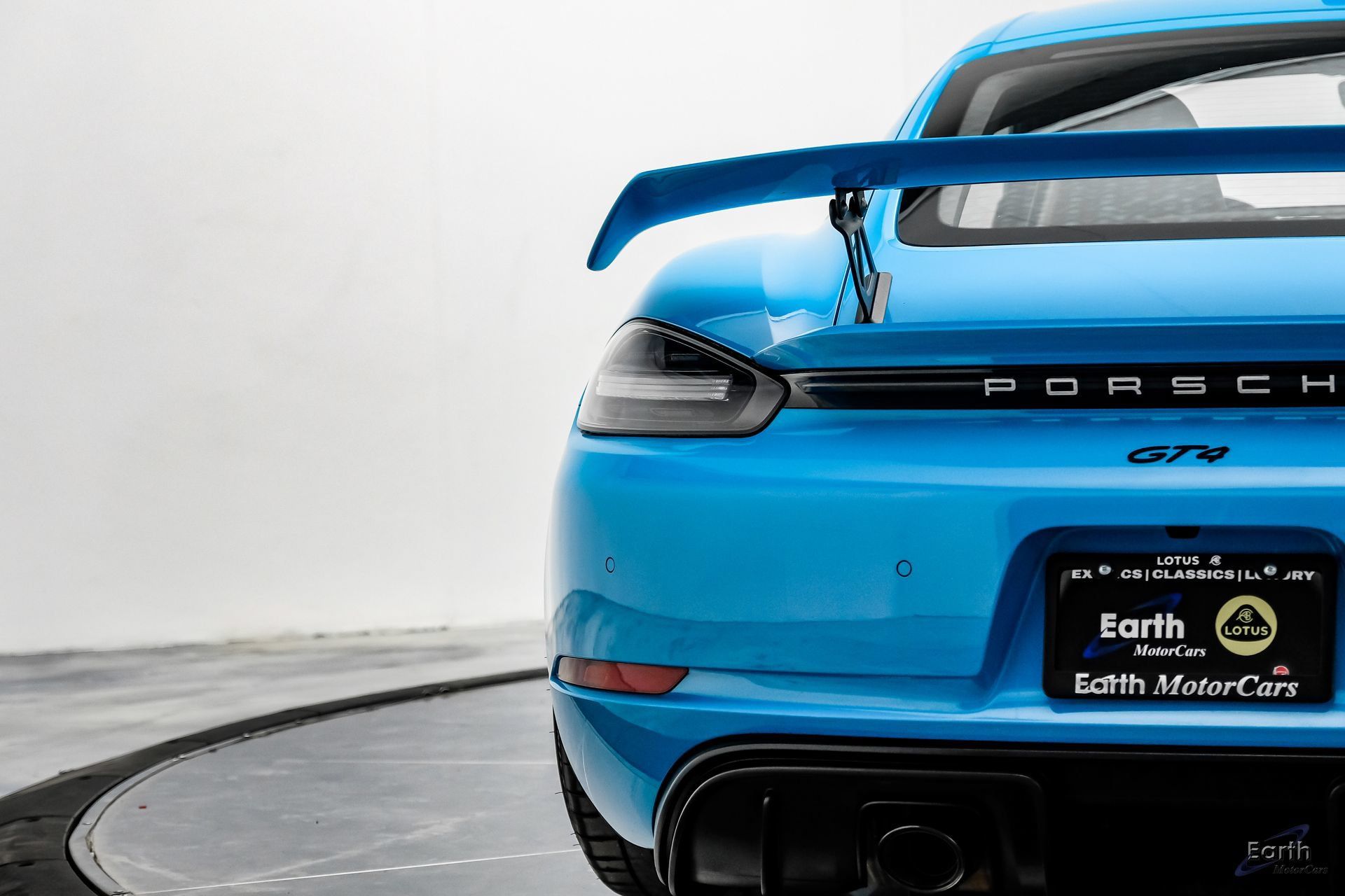 Used 2020 Porsche 718 Cayman GT4 RWD image 15