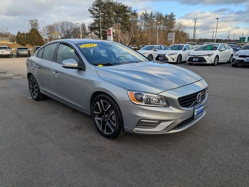 Used 2017 Volvo S60 T5 Dynamic image 7