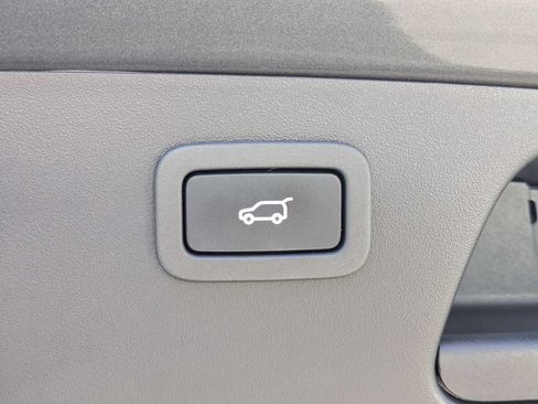 Used 2020 Jaguar E-PACE SE AWD/4WD image 16