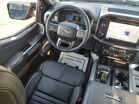 Used 2025 Ford F150 Platinum image 15