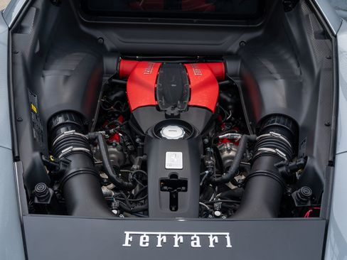 Used 2021 Ferrari F8 Tributo RWD image 13
