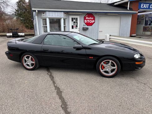 Used 2001 Chevrolet Camaro Z28 w/ SS Performance/Appearance Pkg image 2