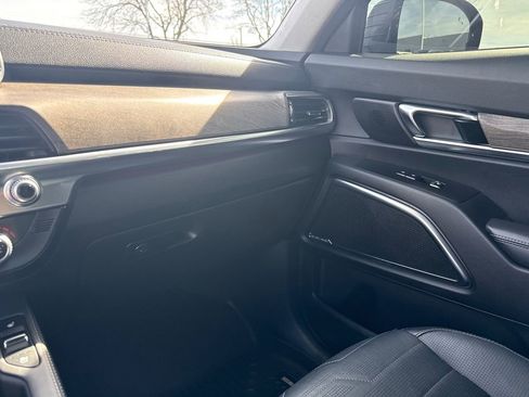 Used 2022 Kia Telluride SX w/ SX Prestige Package image 28