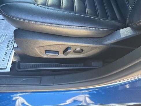 Used 2024 Ford Edge SEL w/ Convenience Package image 7