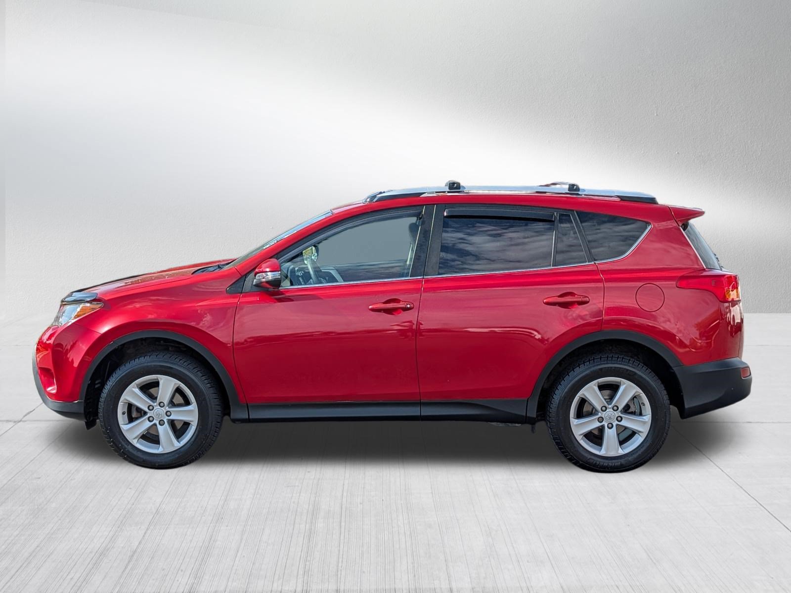 Used 2014 Toyota RAV4 XLE AWD/4WD image 4