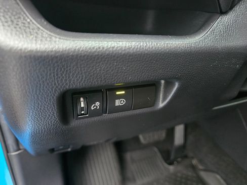 Certified 2021 Toyota RAV4 LE AWD/4WD image 18