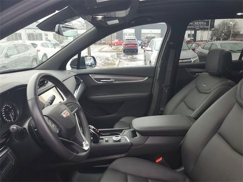 Certified 2024 Cadillac XT6 Luxury image 19