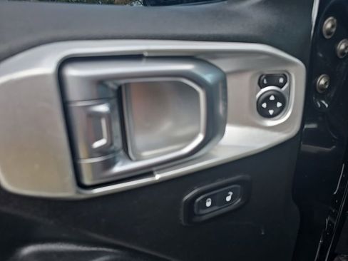 Used 2020 Jeep Wrangler Unlimited Sport S image 19