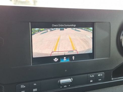 Used 2024 Mercedes-Benz Sprinter 2500 image 14