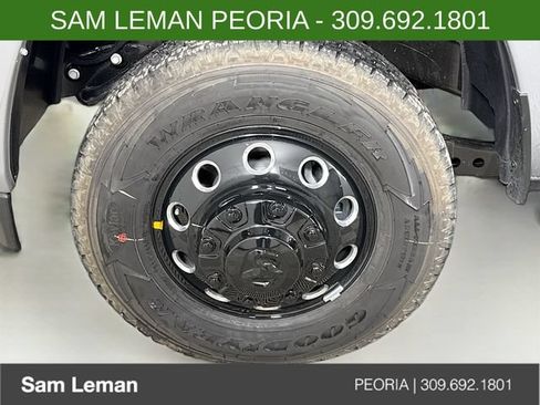 New 2026 RAM 3500 Laramie AWD/4WD image 30