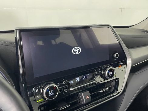 Used 2023 Toyota Highlander Platinum AWD/4WD image 7