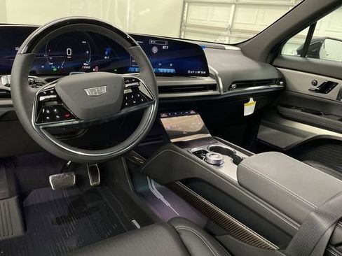 New 2026 Cadillac Vistiq Luxury w/ LPO, Floor Liner Package AWD/4WD image 22