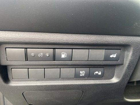 New 2025 Mitsubishi Outlander SE image 19