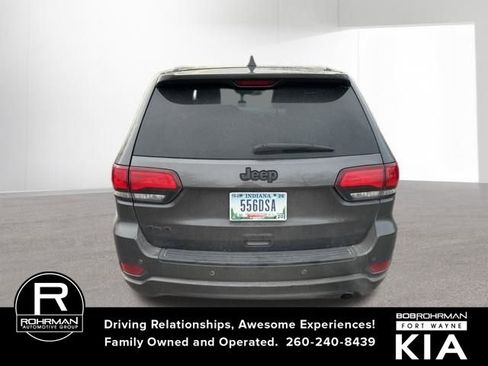 Used 2019 Jeep Grand Cherokee Altitude image 5