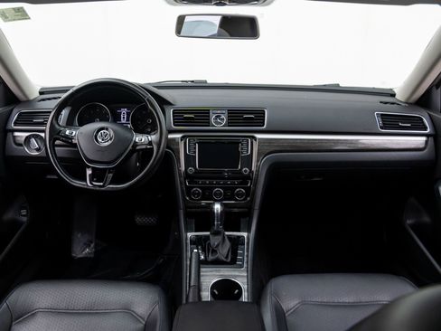 Used 2016 Volkswagen Passat 1.8T SE image 9