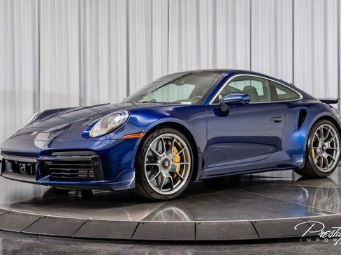Used 2022 Porsche 911 Turbo image 6