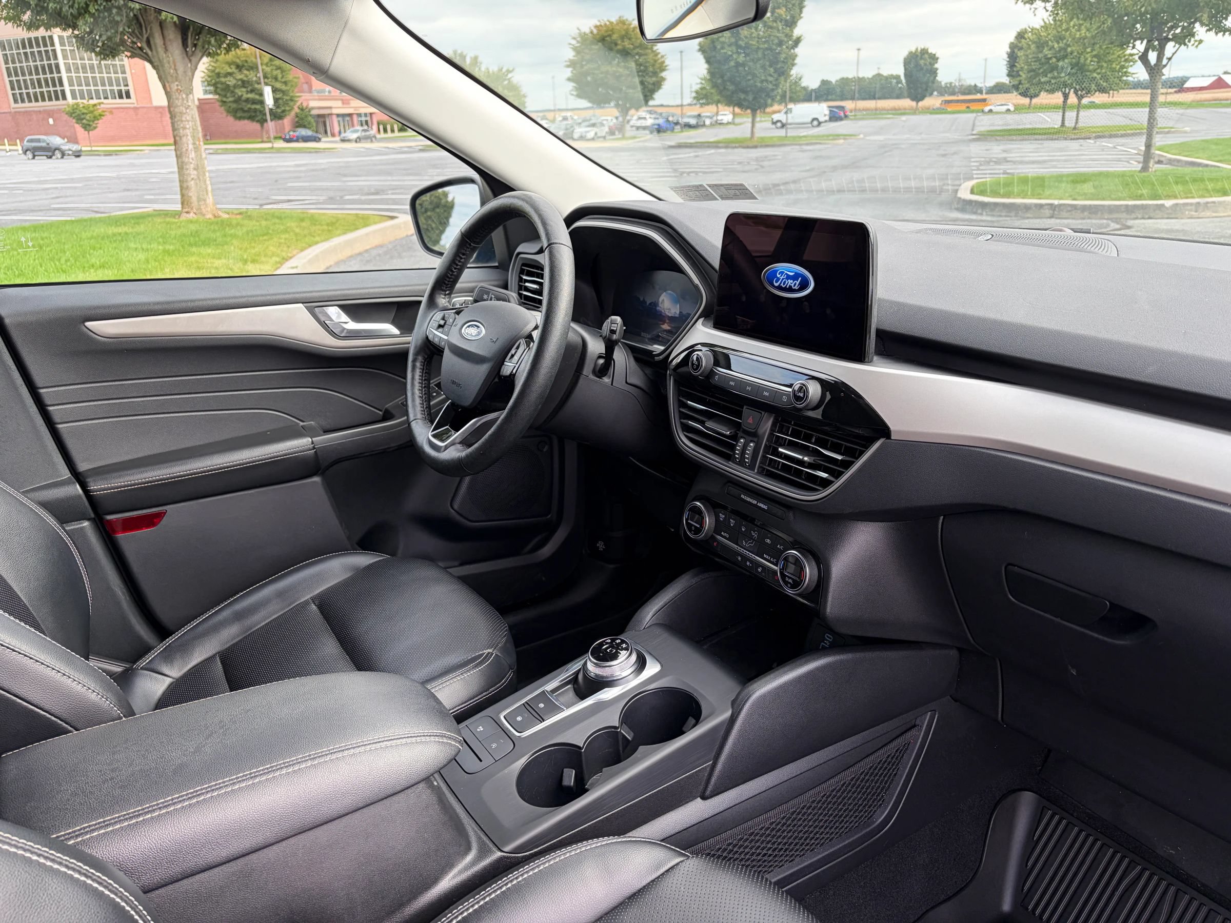 Used 2021 Ford Escape SEL w/ Technology Package AWD/4WD image 25