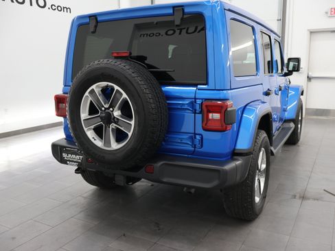 Used 2022 Jeep Wrangler Unlimited Sahara w/ LED Lighting Group AWD/4WD image 4