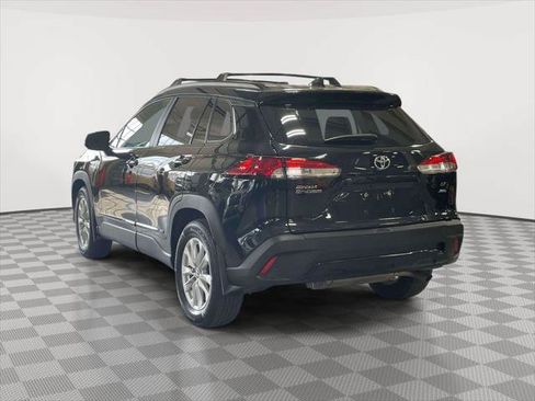 Used 2022 Toyota Corolla Cross LE w/ Moonroof Package AWD/4WD image 7
