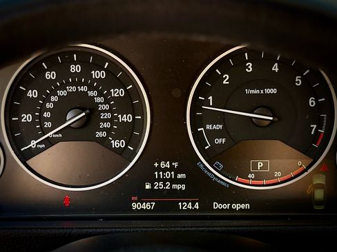 Used 2014 BMW 320i Sedan image 24