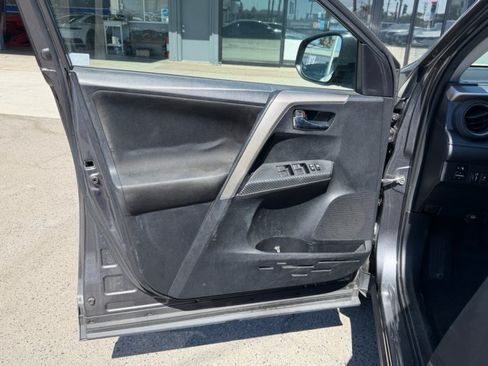 Used 2014 Toyota RAV4 XLE FWD image 9