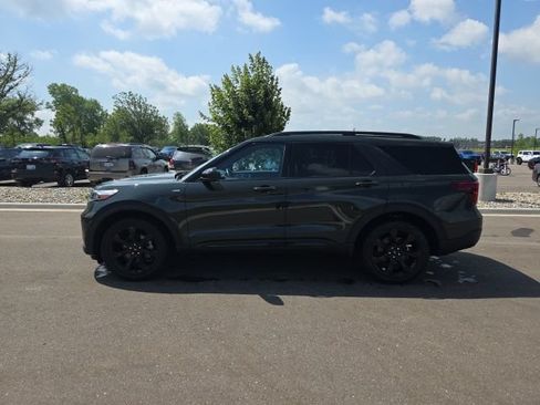 Used 2023 Ford Explorer ST-Line w/ Class IV Trailer Tow Package AWD/4WD image 4