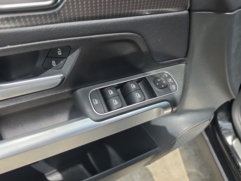 Used 2023 Mercedes-Benz GLB 250 4MATIC image 19