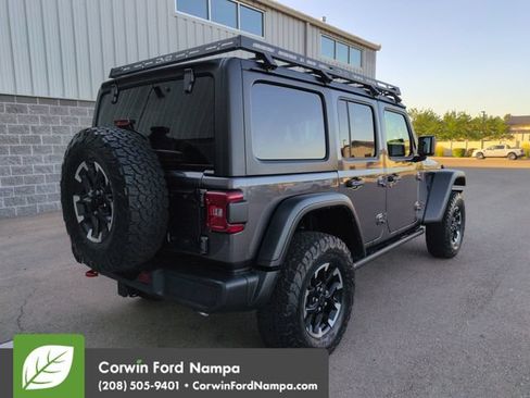 Used 2024 Jeep Wrangler Unlimited Rubicon AWD/4WD image 3