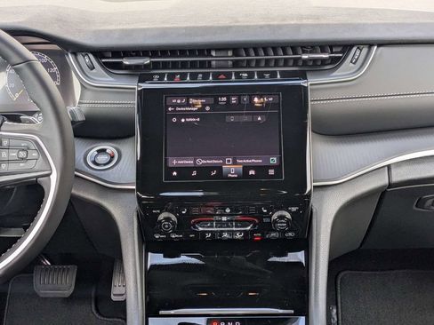 New 2026 Jeep Grand Cherokee L 2WD image 19