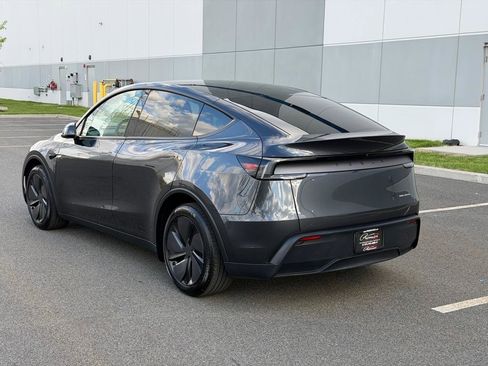Used 2026 Tesla Model Y Long Range AWD/4WD image 8