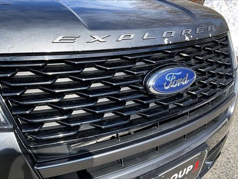 Used 2018 Ford Explorer Sport image 32
