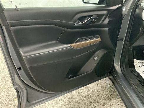 Used 2022 GMC Acadia SLE w/ Driver Convenience Package AWD/4WD image 16