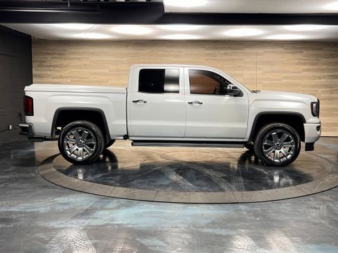 Used 2018 GMC Sierra 1500 Denali w/ Denali Ultimate Package image 11