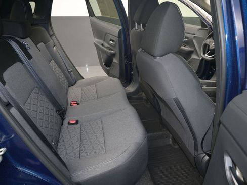 Certified 2025 Nissan Kicks SV image 25