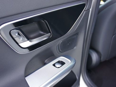 Certified 2025 Mercedes-Benz GLC 300 4MATIC image 44