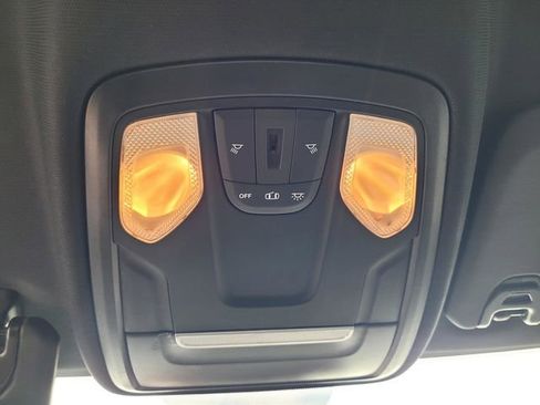 Used 2022 RAM 2500 Tradesman w/ Chrome Appearance Group AWD/4WD image 15