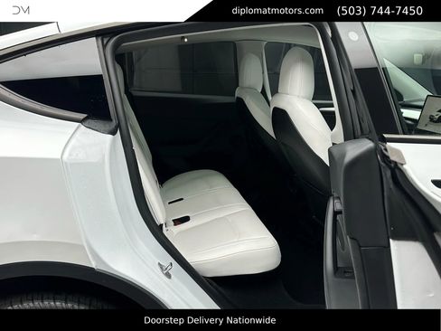 Used 2023 Tesla Model Y Long Range image 21